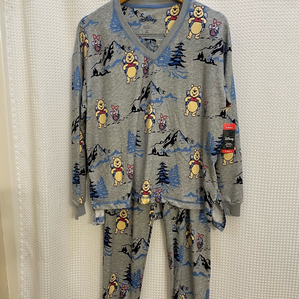 Winnie The Pooh Women’s sleep set. BRAND NEW w/TAGS. Women’s XS